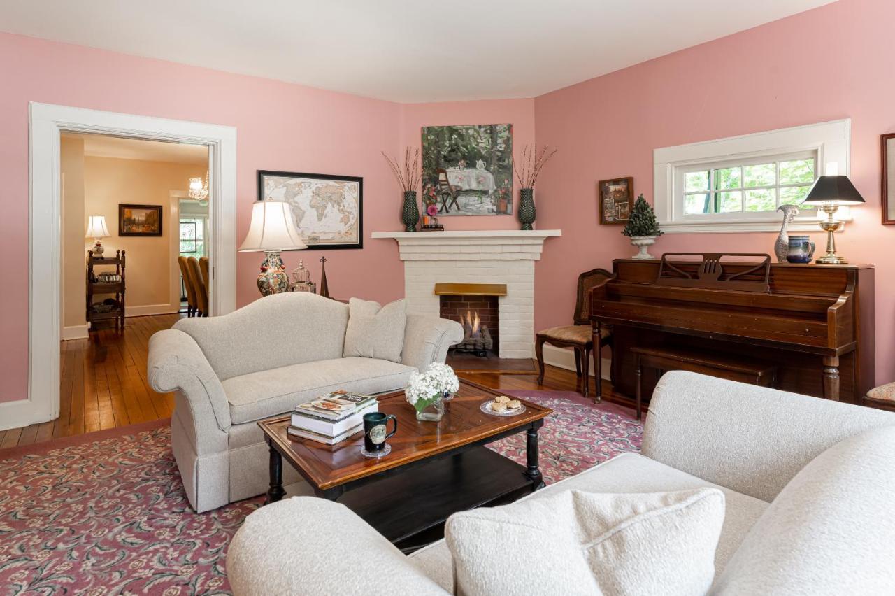 Pinecrest Bed & Breakfast Asheville Exterior photo