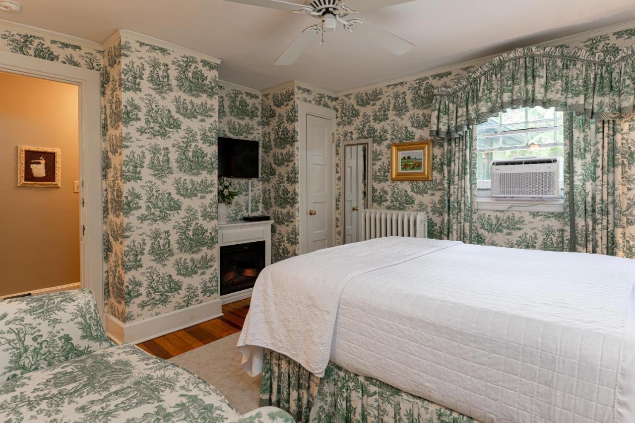 Pinecrest Bed & Breakfast Asheville Exterior photo