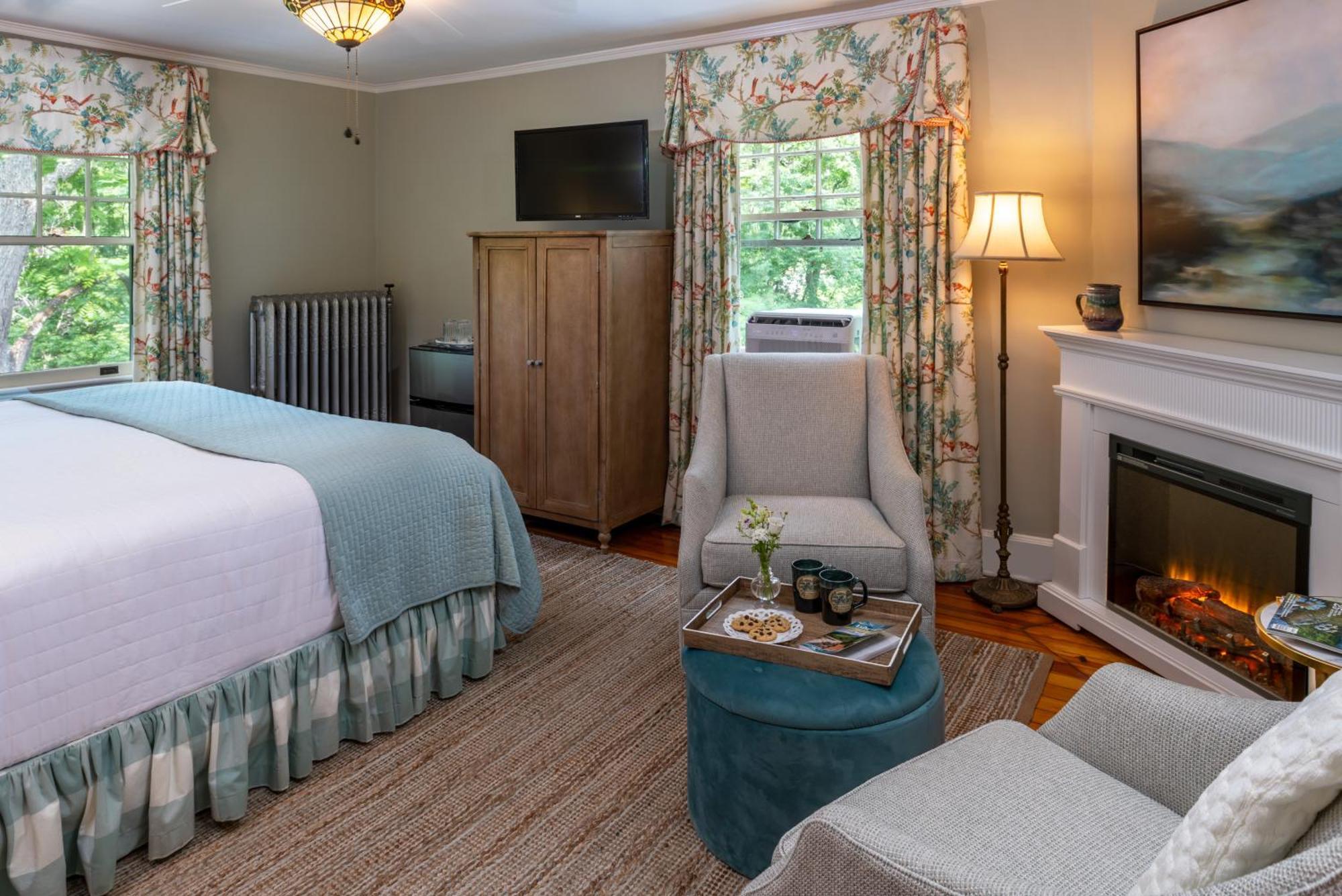 Pinecrest Bed & Breakfast Asheville Exterior photo