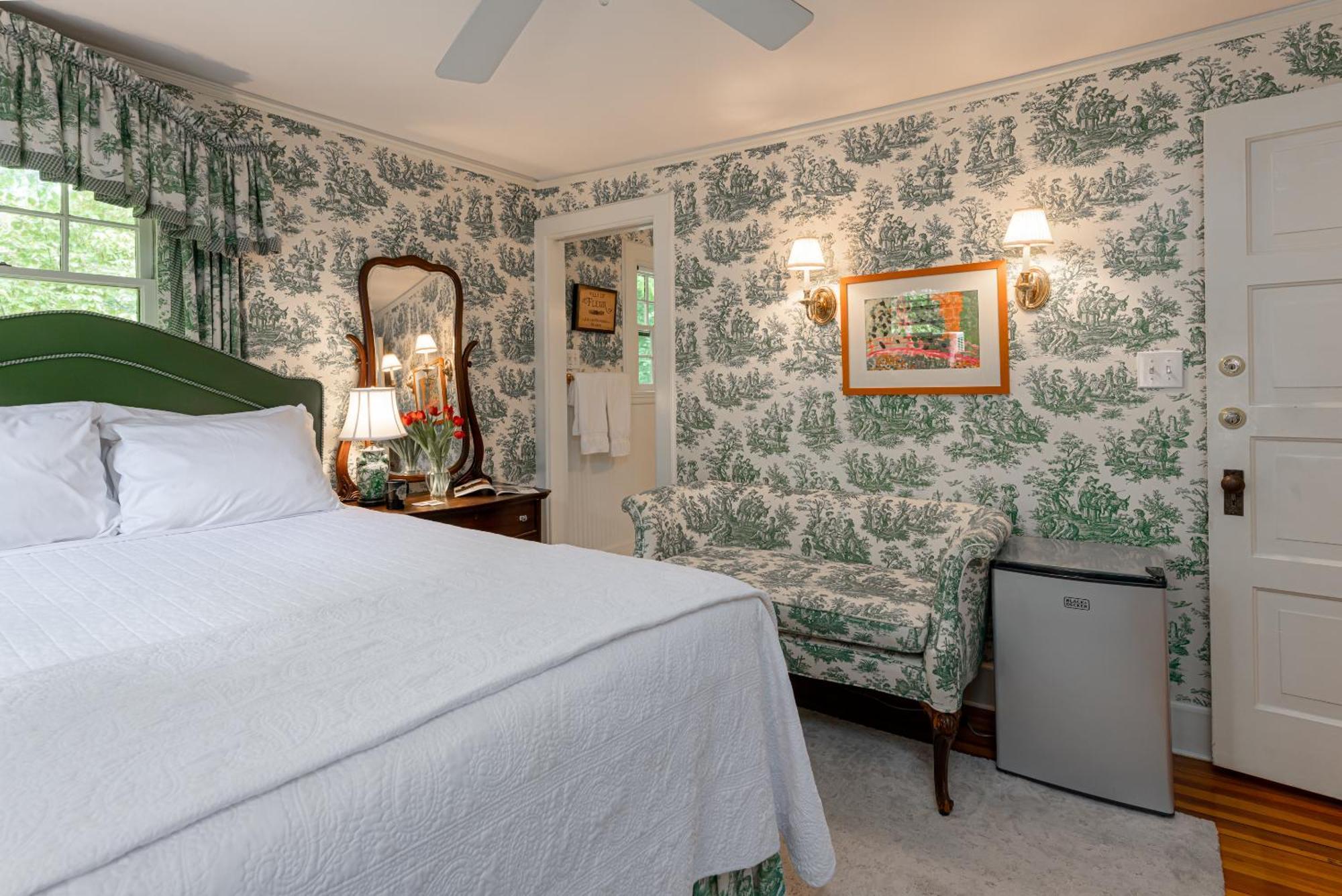Pinecrest Bed & Breakfast Asheville Exterior photo