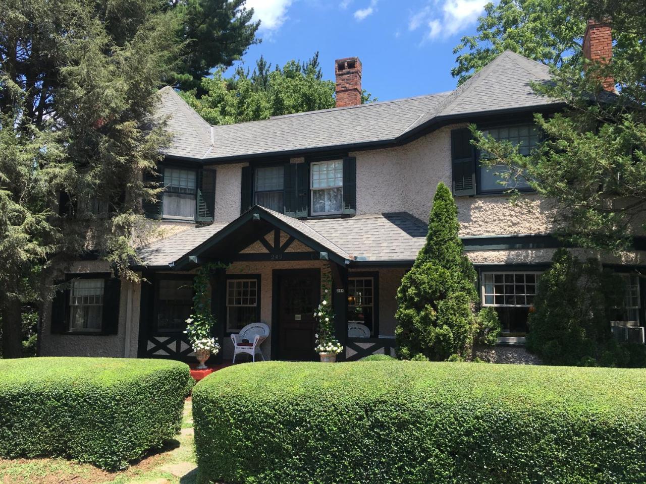 Pinecrest Bed & Breakfast Asheville Exterior photo